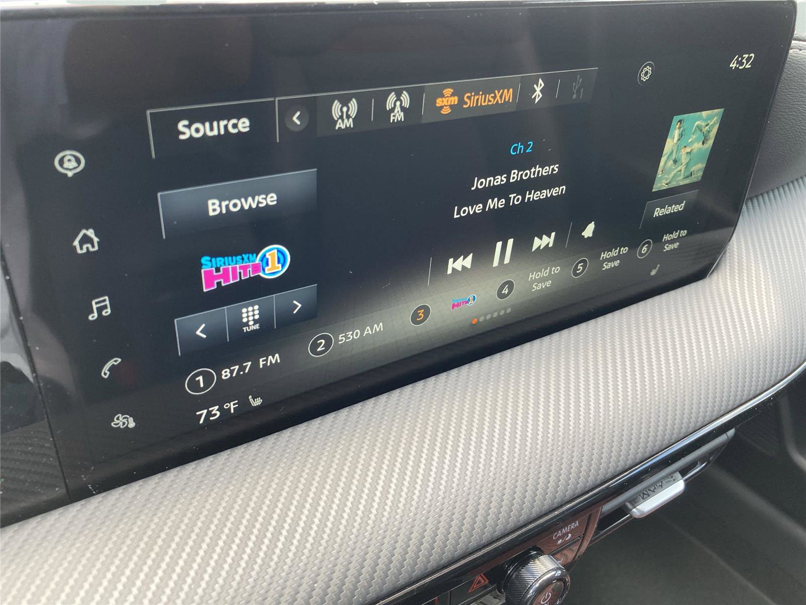 New 2025 Nissan Kicks SR w/ SR Premium Package image 17