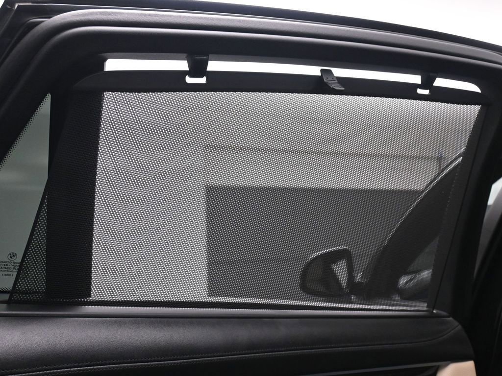 Used 2019 BMW X6 xDrive50i w/ Executive Package image 13