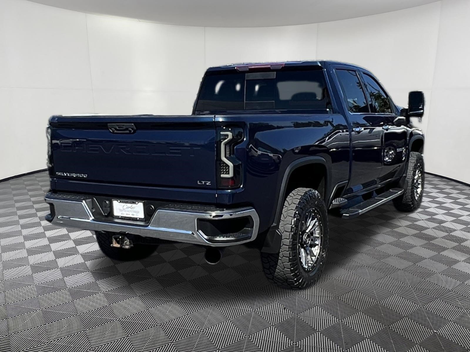 Used 2022 Chevrolet Silverado 3500 LTZ w/ LTZ Convenience Package AWD/4WD image 6