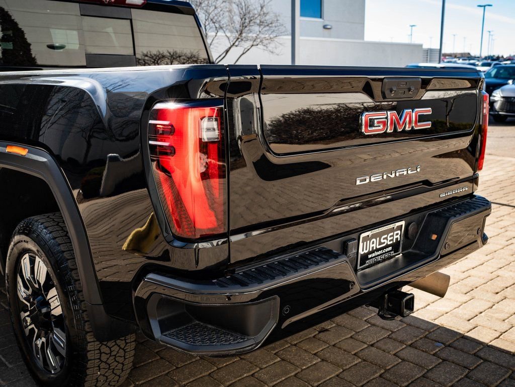 Used 2025 GMC Sierra 3500 Denali w/ Denali Reserve Package image 19