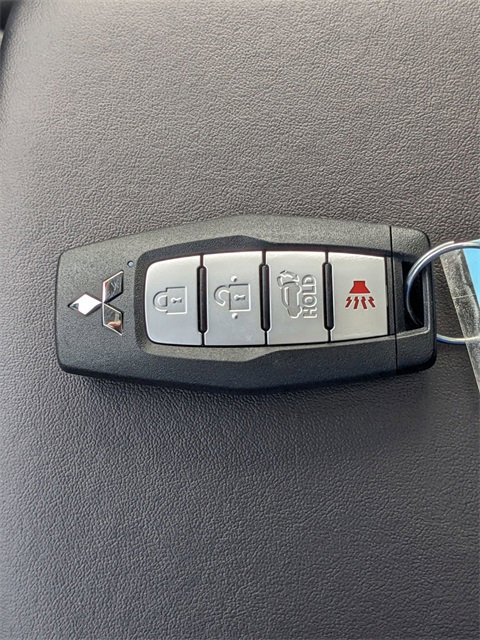 New 2025 Mitsubishi Outlander SEL image 34
