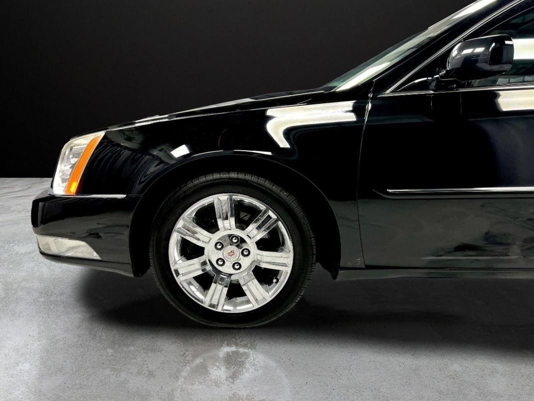 Used 2011 Cadillac DTS Platinum image 10
