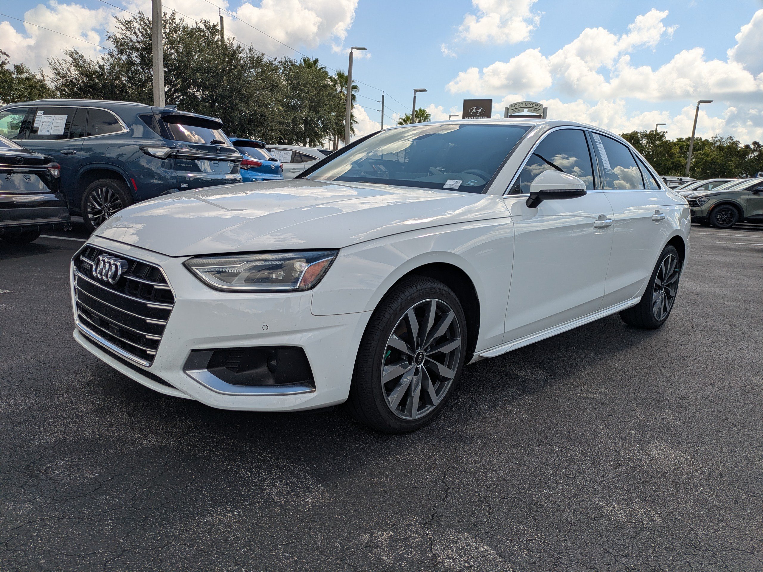Used 2022 Audi A4 2.0T Premium w/ Convenience Package AWD/4WD image 9