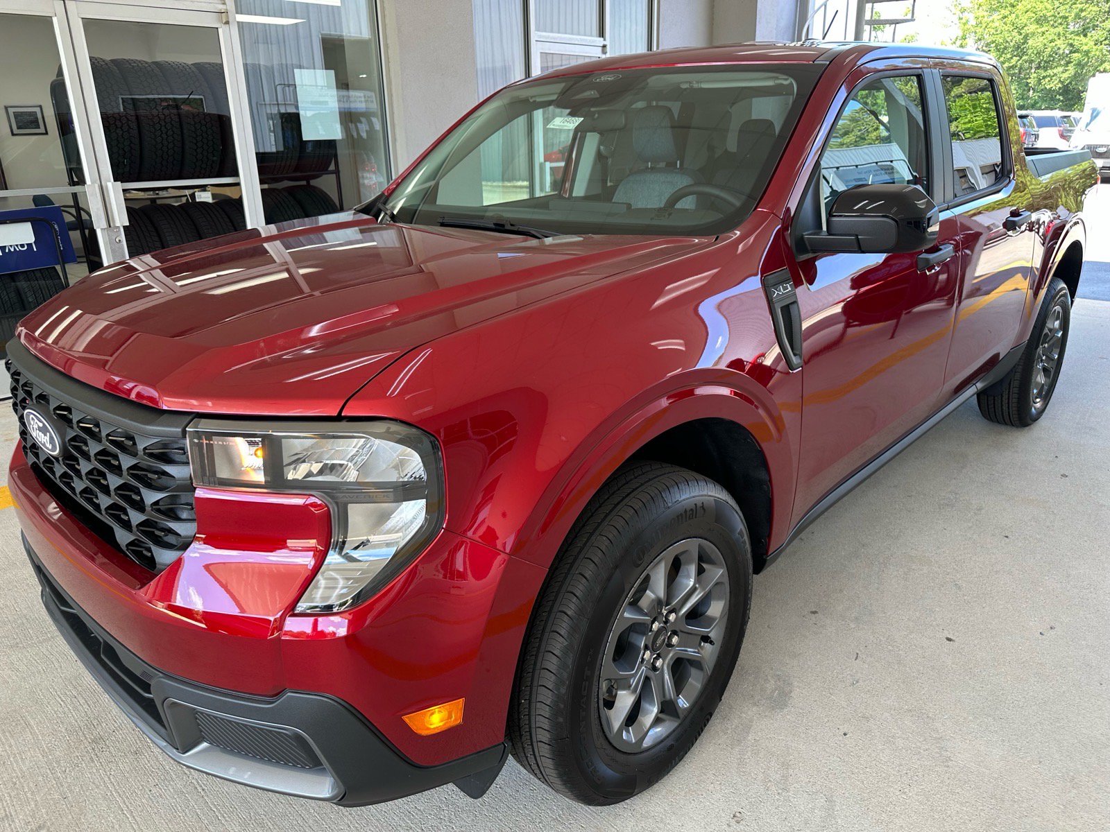 New 2026 Ford Maverick XLT w/ XLT Luxury Package FWD image 3
