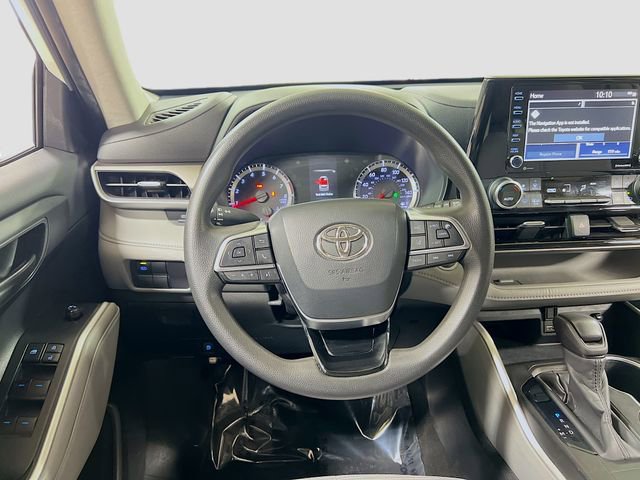Used 2020 Toyota Highlander L FWD image 21