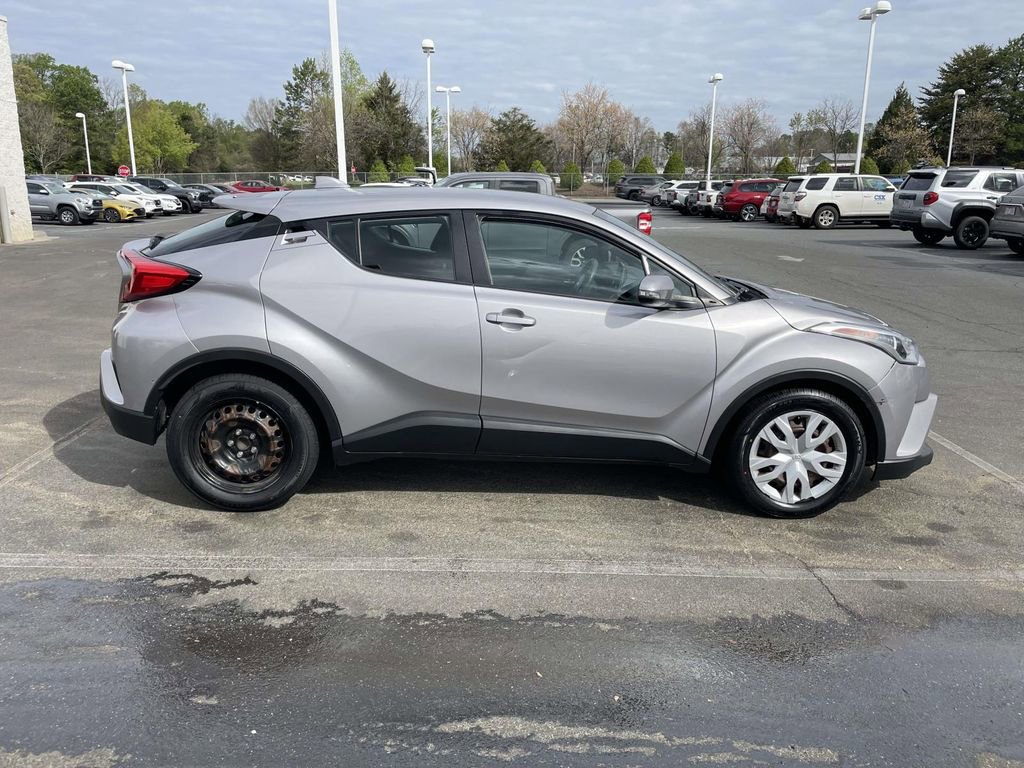 Used 2019 Toyota C-HR LE image 11