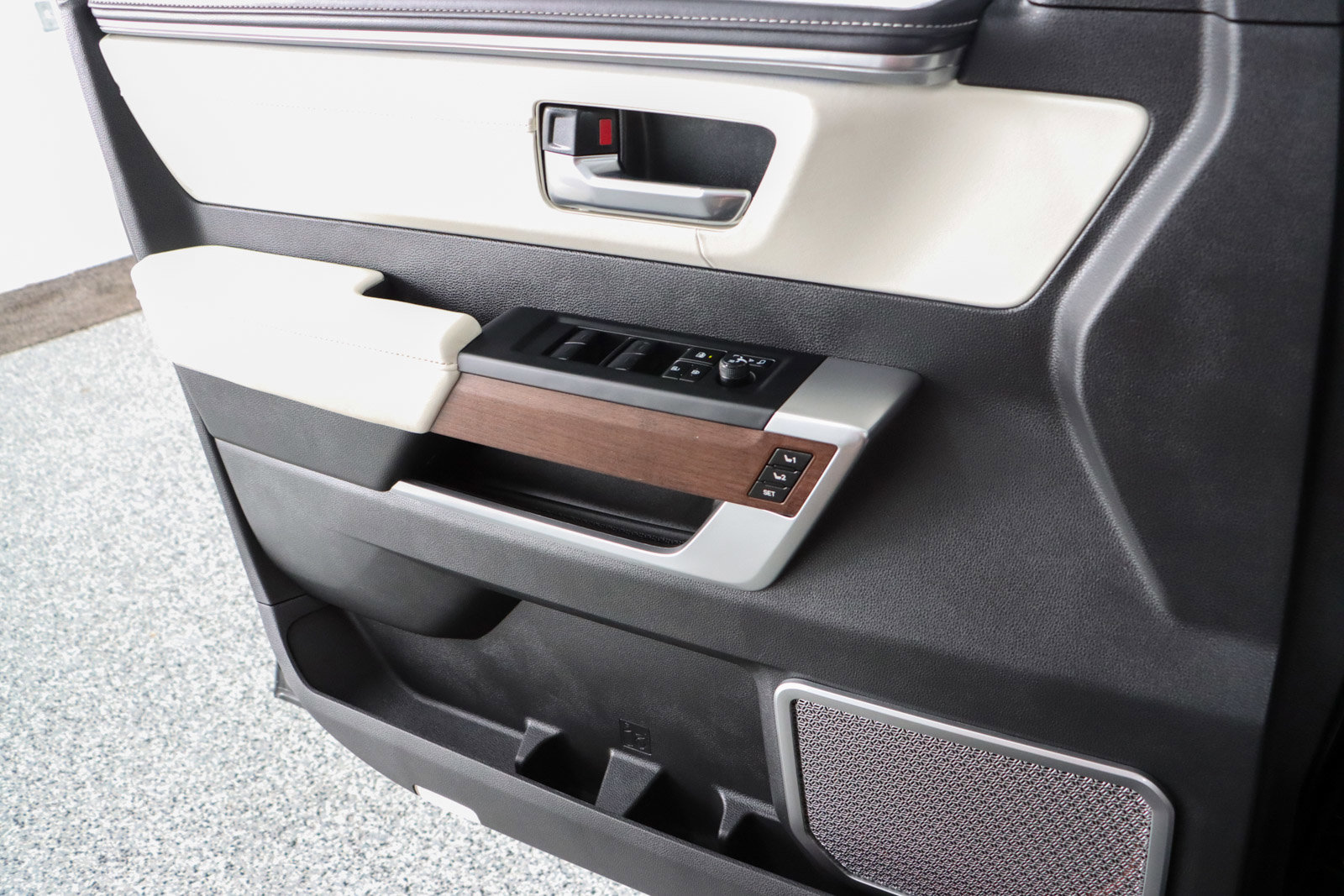 Used 2024 Toyota Sequoia Capstone image 24