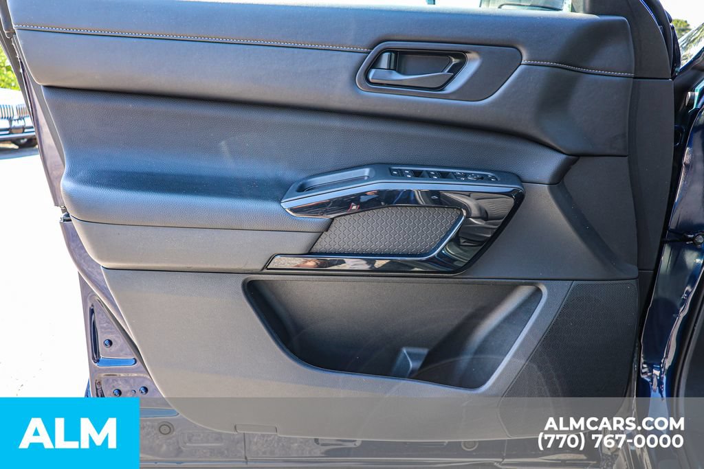 Used 2025 Nissan Pathfinder SV FWD image 48