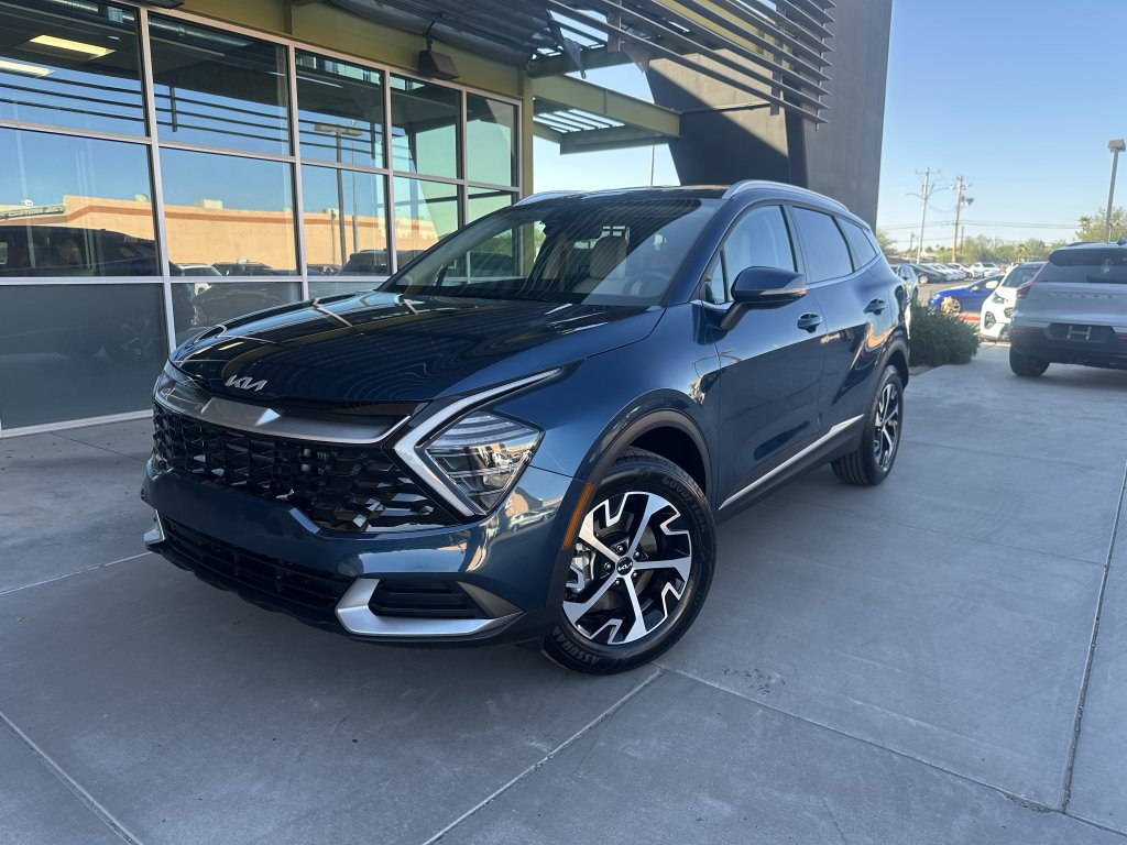 Used 2025 Kia Sportage EX image 1