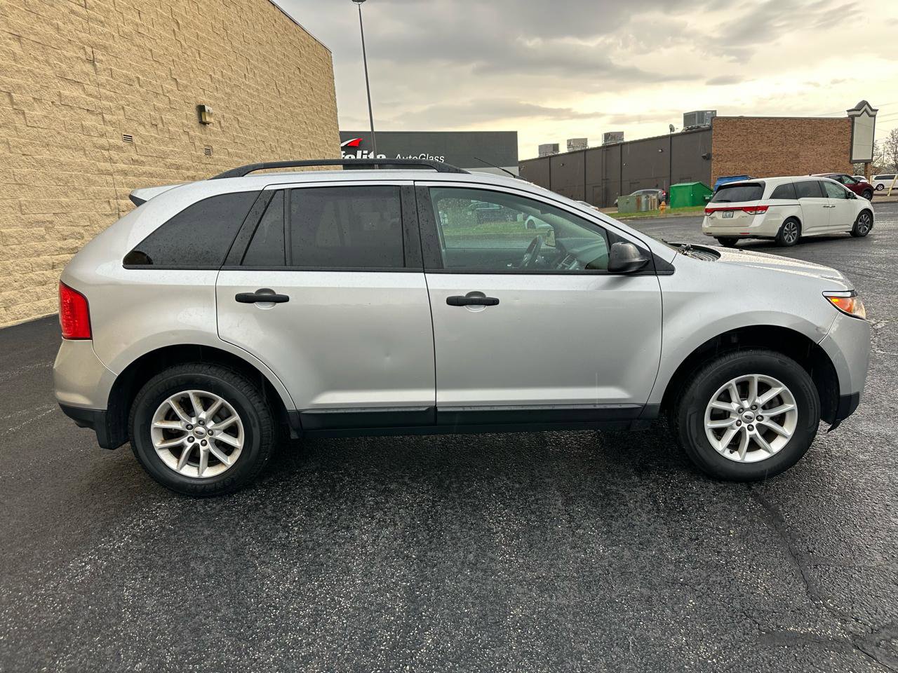 Used 2013 Ford Edge SE FWD image 6