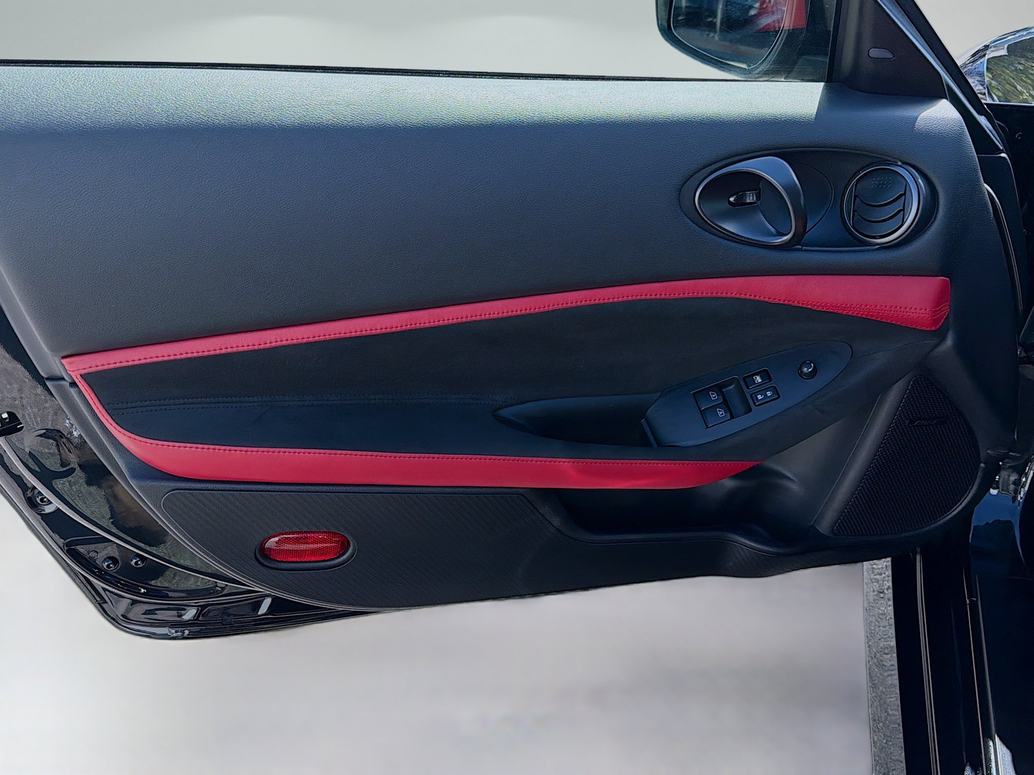 Used 2024 Nissan Z Performance w/ Floor Mat Package RWD image 19