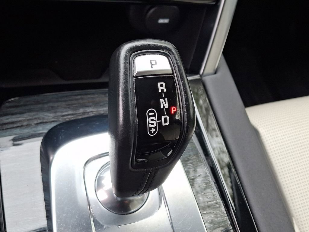 Used 2020 Land Rover Discovery Sport SE R-Dynamic AWD/4WD image 15