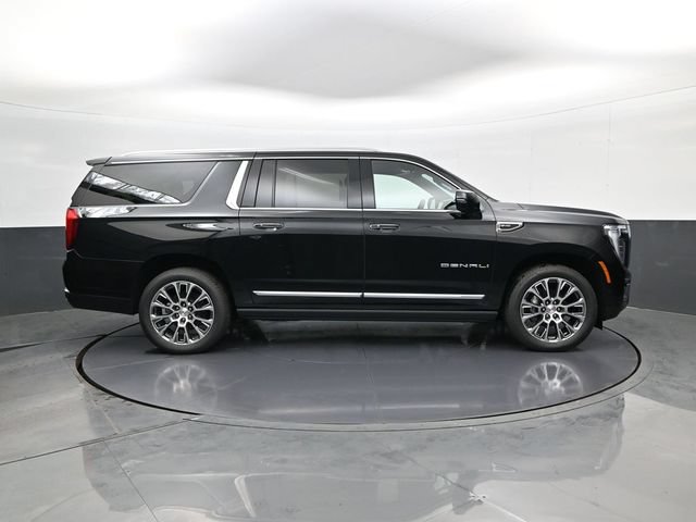 New 2026 GMC Yukon XL Denali w/ Denali Reserve Package AWD/4WD image 4