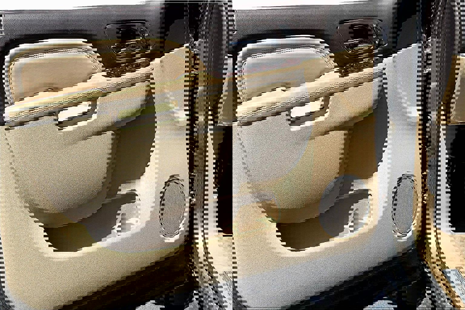 Used 2013 GMC Yukon Denali AWD/4WD image 16