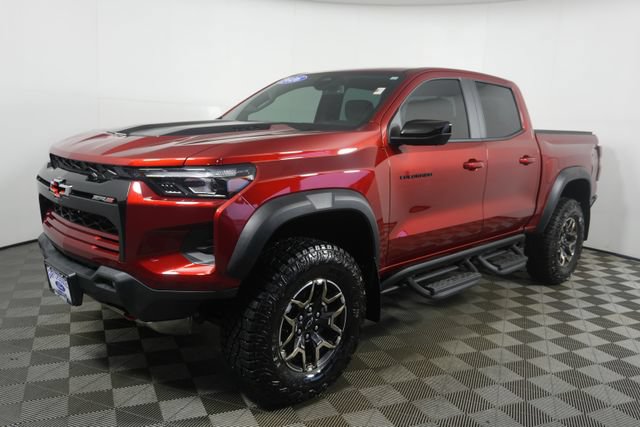 Used 2026 Chevrolet Colorado ZR2 w/ Technology Package AWD/4WD image 7