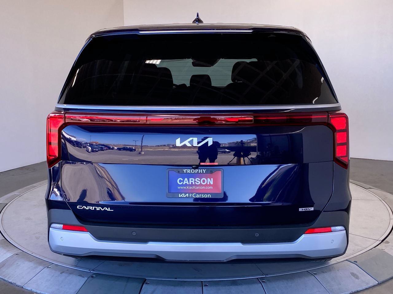 New 2027 Kia Carnival LXS FWD image 4