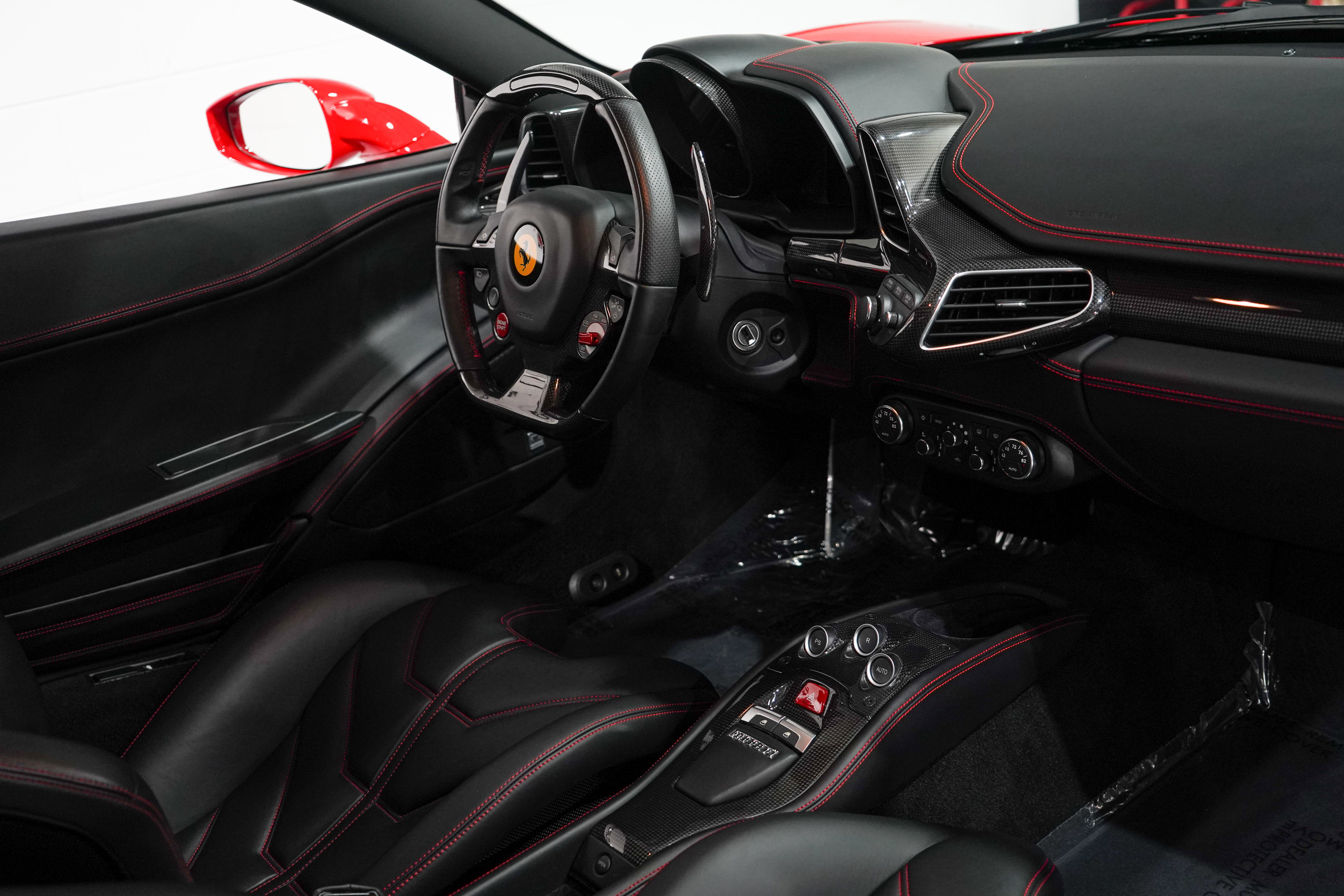 Used 2014 Ferrari 458 Italia Coupe RWD image 16