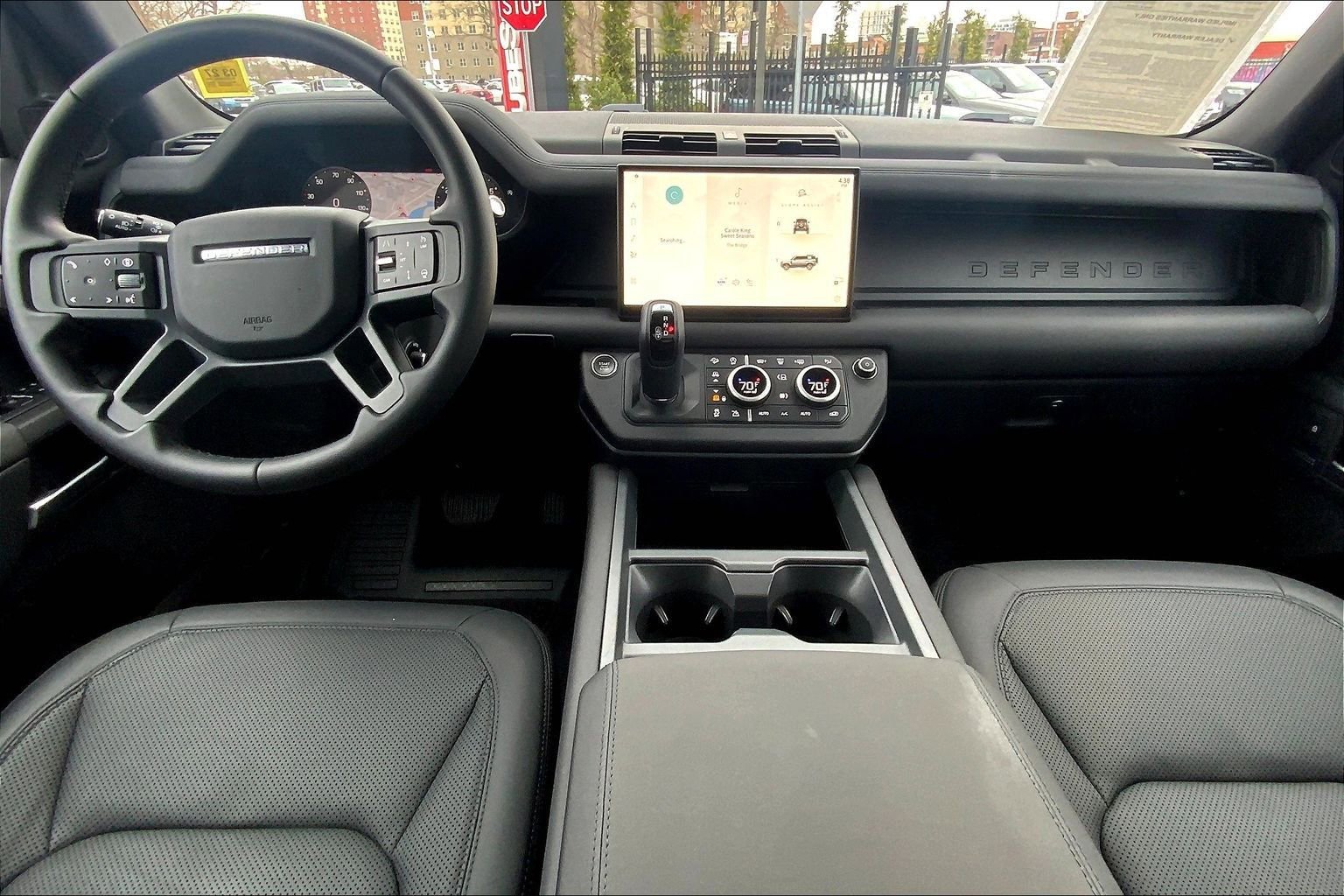 Used 2025 Land Rover Defender 110 X-Dynamic SE image 15