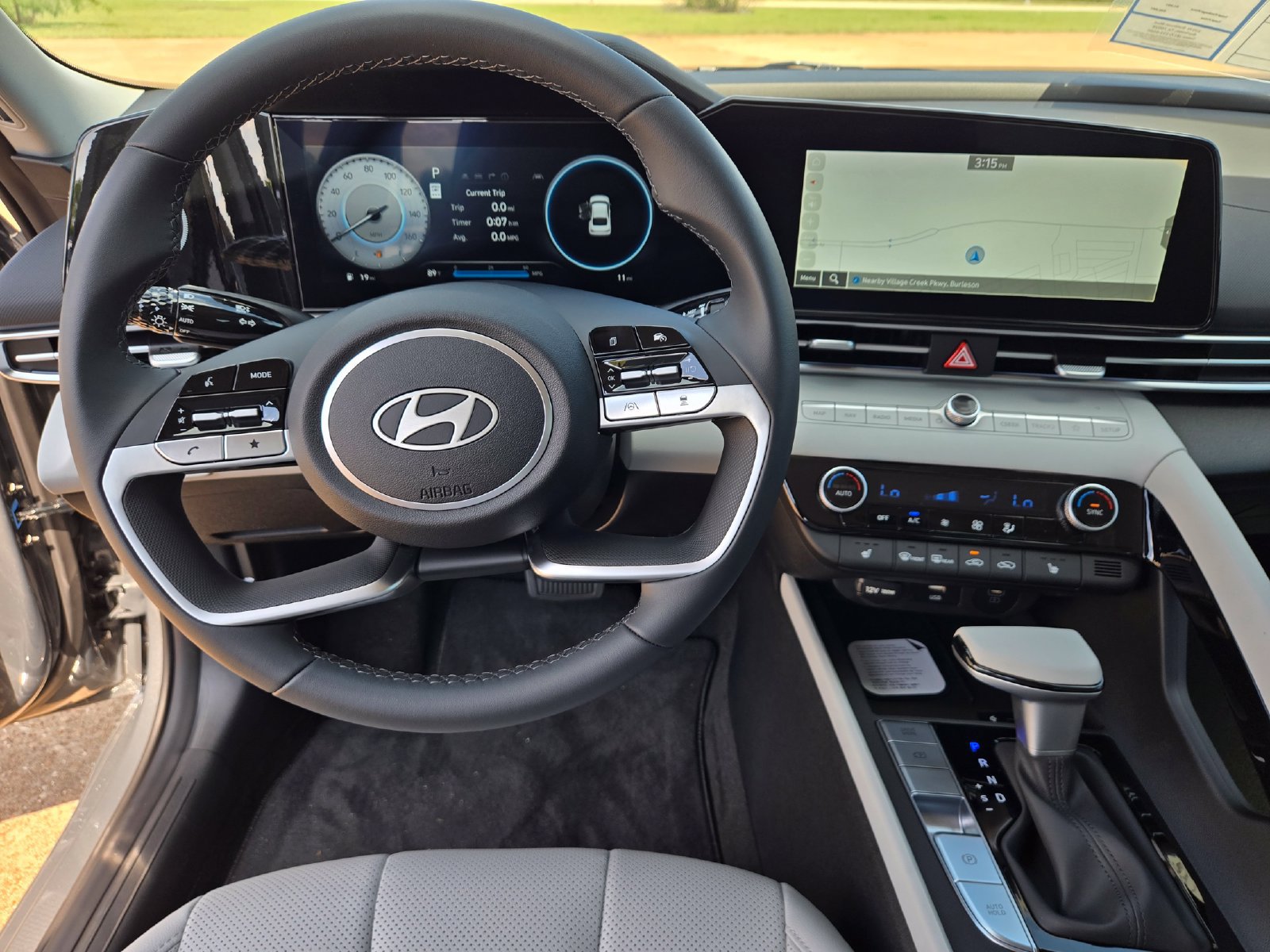 New 2026 Hyundai Elantra Limited FWD image 9