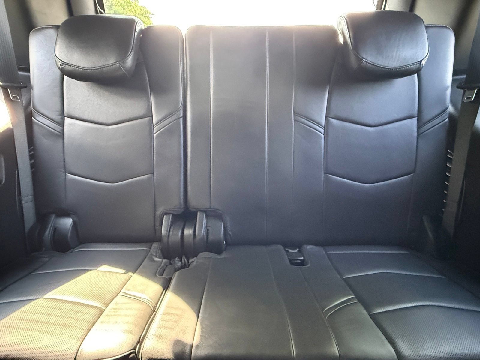 Used 2019 Cadillac Escalade Platinum RWD image 43