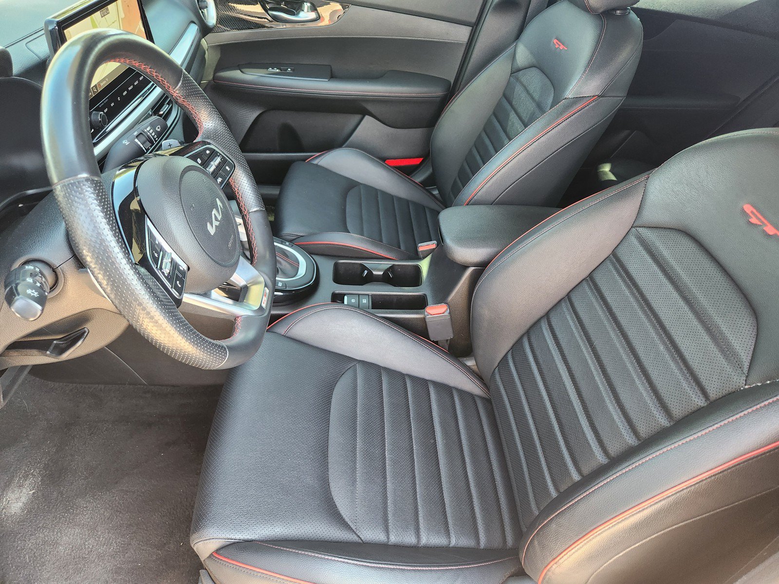 Used 2023 Kia Forte GT w/ GT2 Package FWD image 11