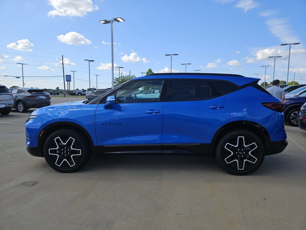 Used 2025 Chevrolet Blazer RS w/ Driver Confidence II Package FWD image 5