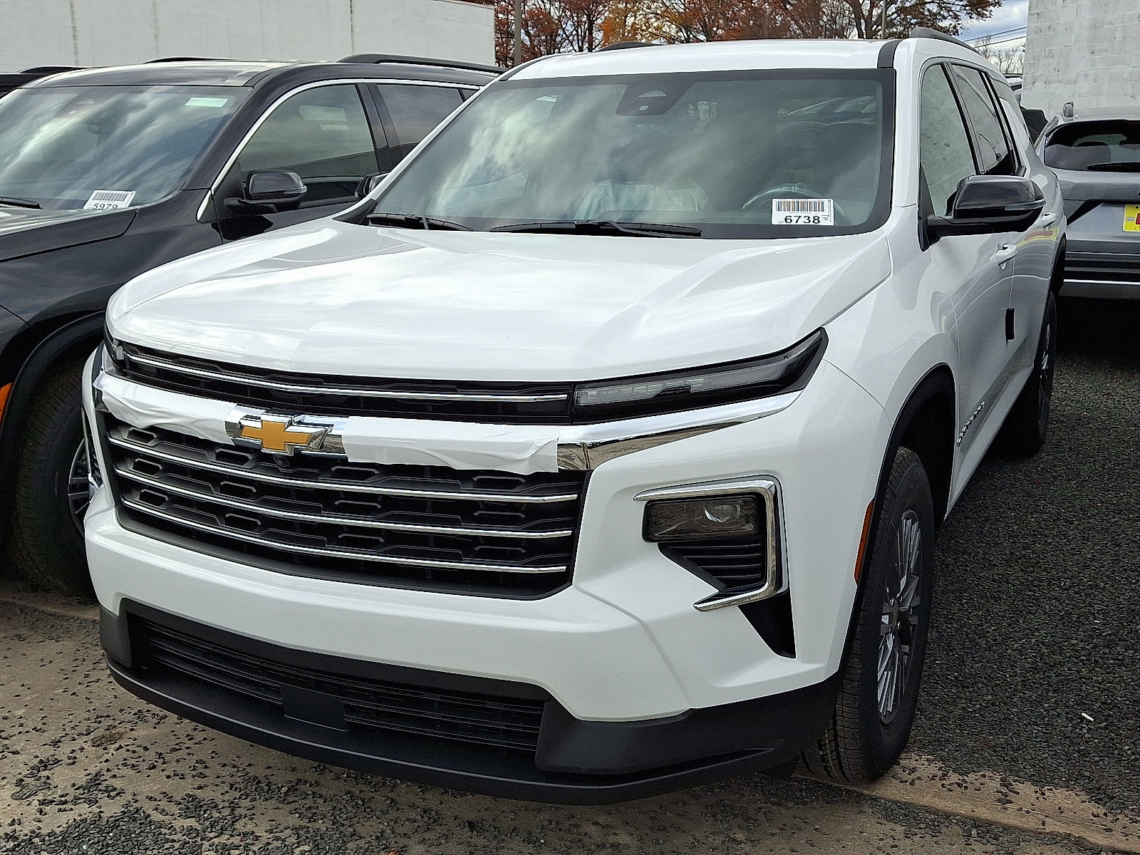 New 2026 Chevrolet Traverse LT image 2