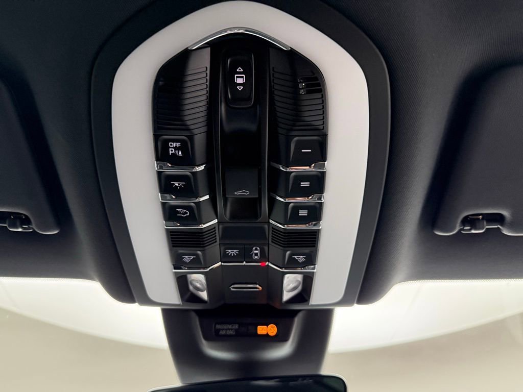 Used 2024 Porsche Macan S image 40