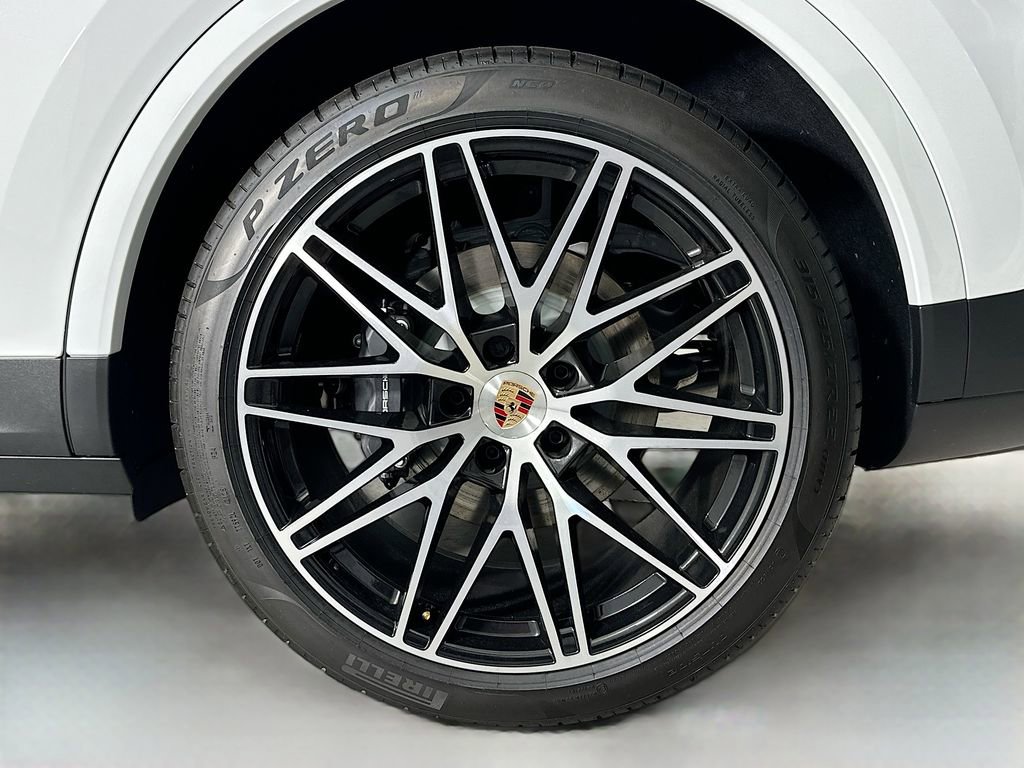 Used 2026 Porsche Cayenne Coupe image 33