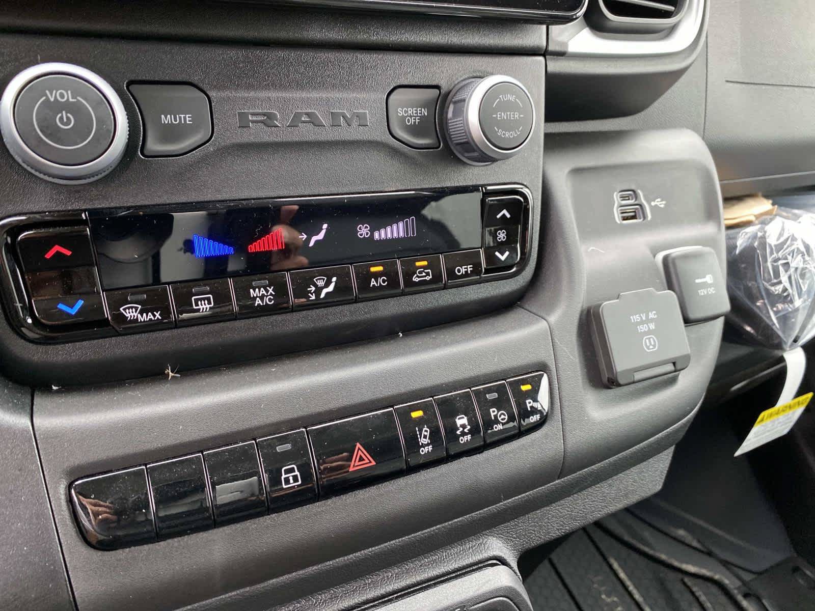 Used 2025 RAM ProMaster 3500 w/ Quick Order Package 22H SLT+ FWD image 11
