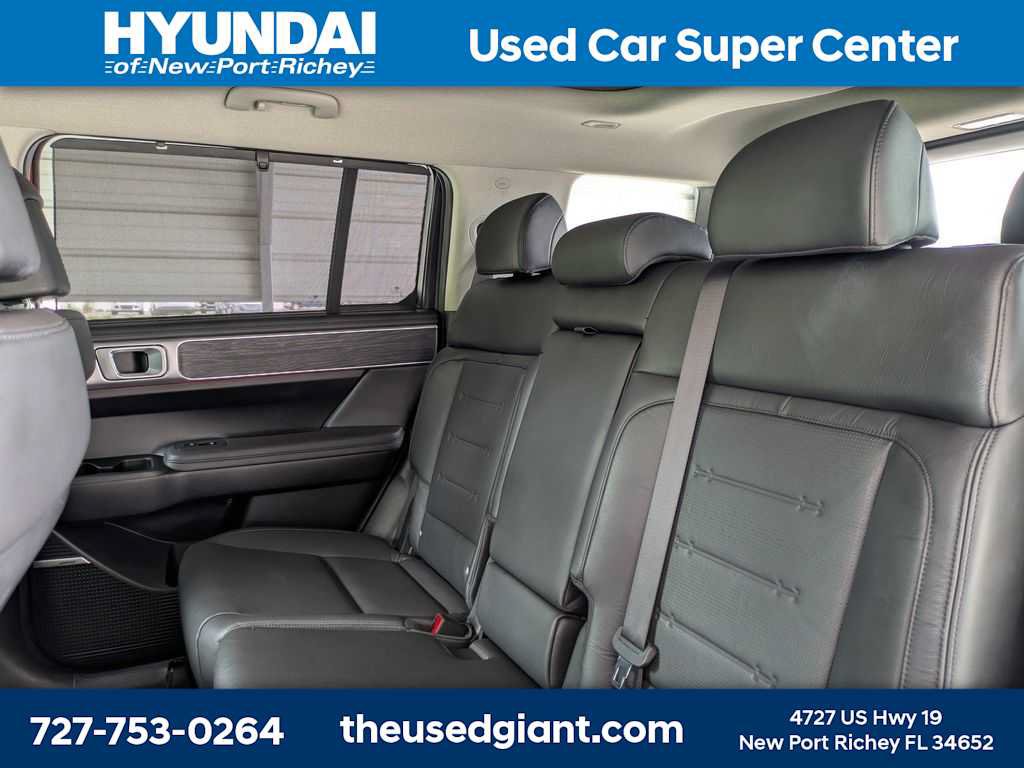 Used 2025 Hyundai Santa Fe Limited FWD image 18