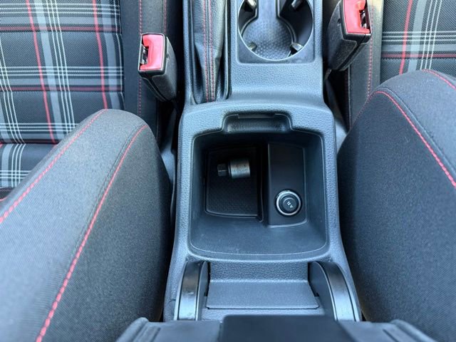 Used 2017 Volkswagen GTI Sport image 28