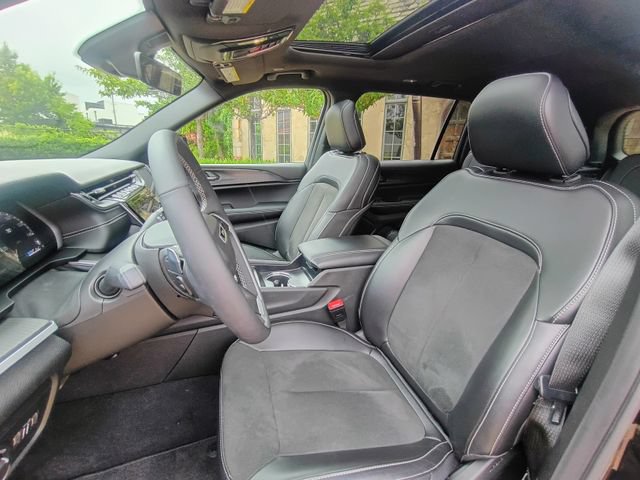 Used 2025 Jeep Grand Cherokee L Altitude RWD image 30