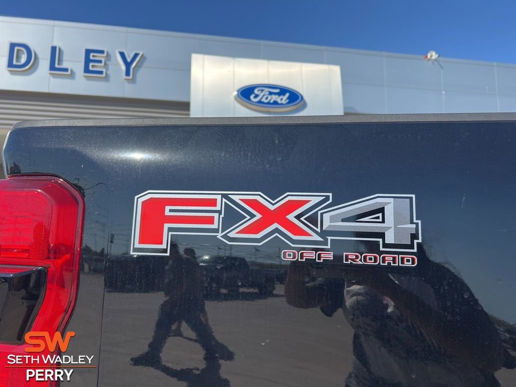New 2025 Ford F350 King Ranch w/ FX4 Off-Road Package image 4