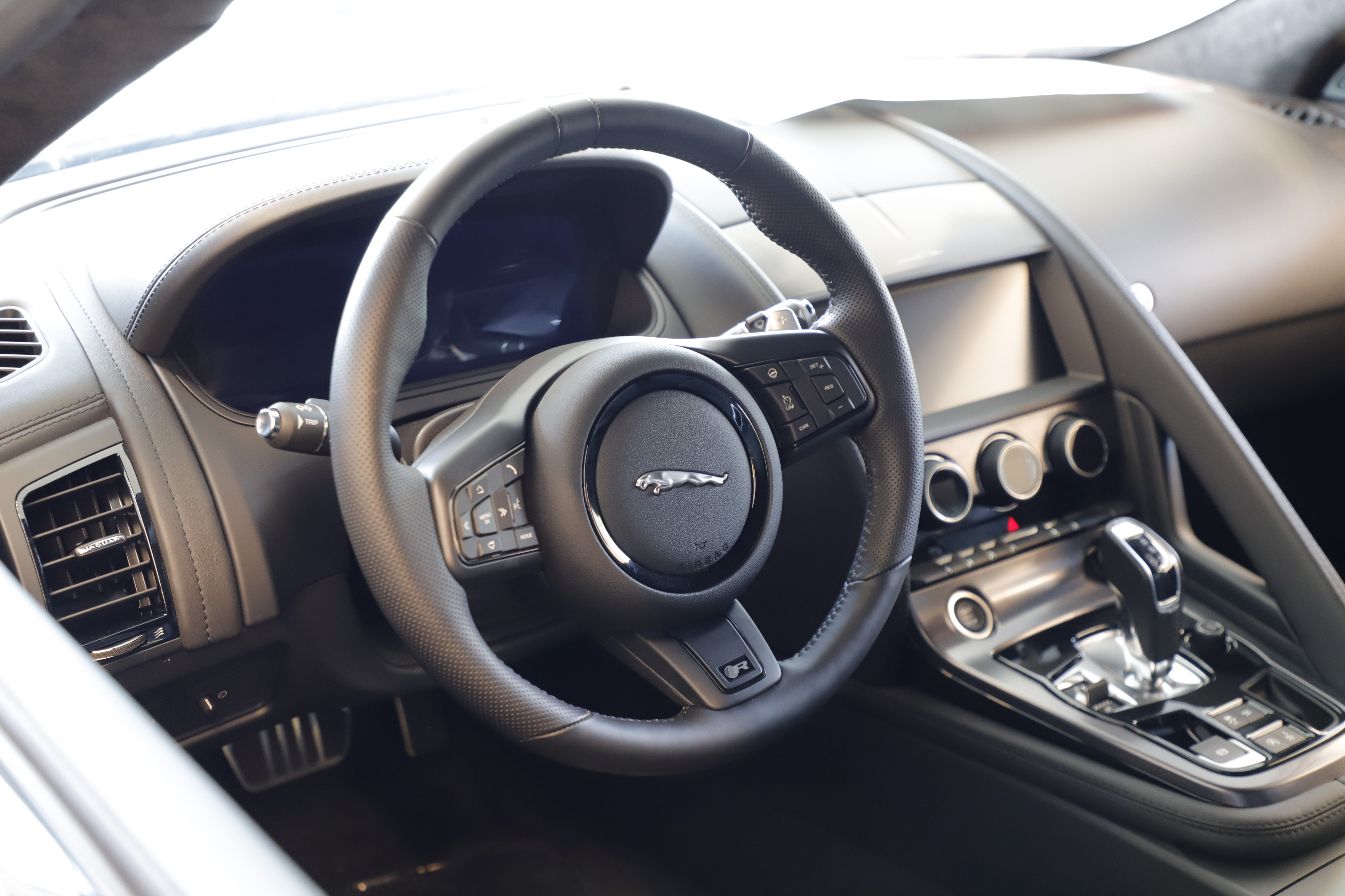 New 2024 Jaguar F-TYPE R AWD/4WD image 8