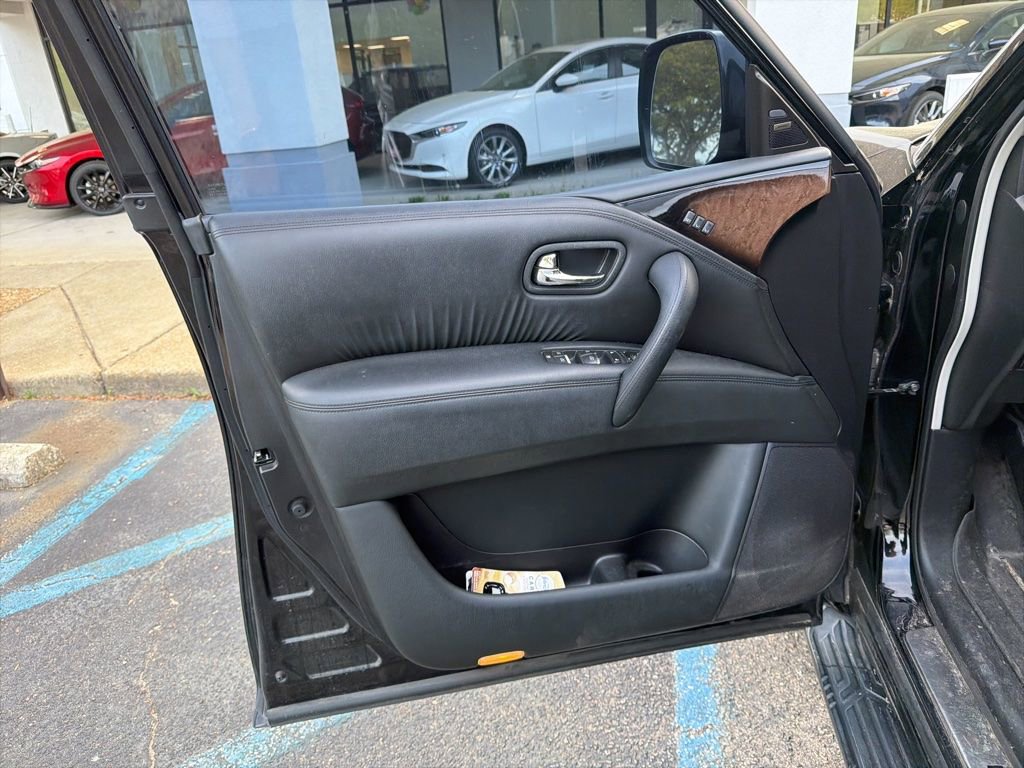 Used 2014 INFINITI QX80 4WD w/ Deluxe Touring Package image 10