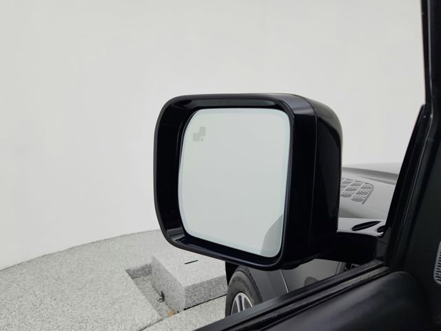 Used 2023 Land Rover Defender 110 X image 31