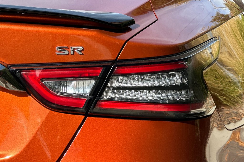 Used 2019 Nissan Maxima SR w/ Premium Package FWD image 9