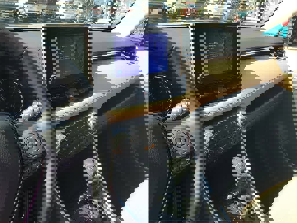 Used 2025 Toyota RAV4 XLE w/ Convenience Package image 31