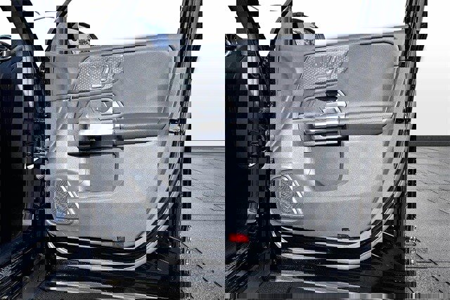 Certified 2025 Mercedes-Benz GLB 250 4MATIC image 30