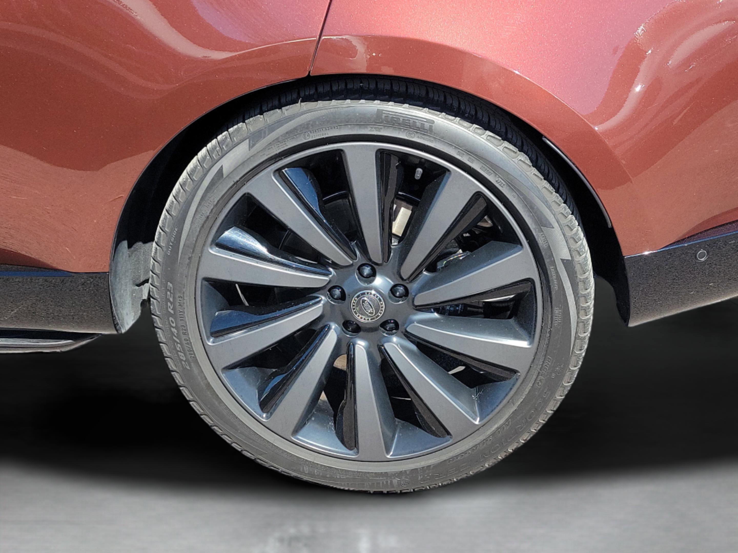 Used 2023 Land Rover Range Rover SV image 6