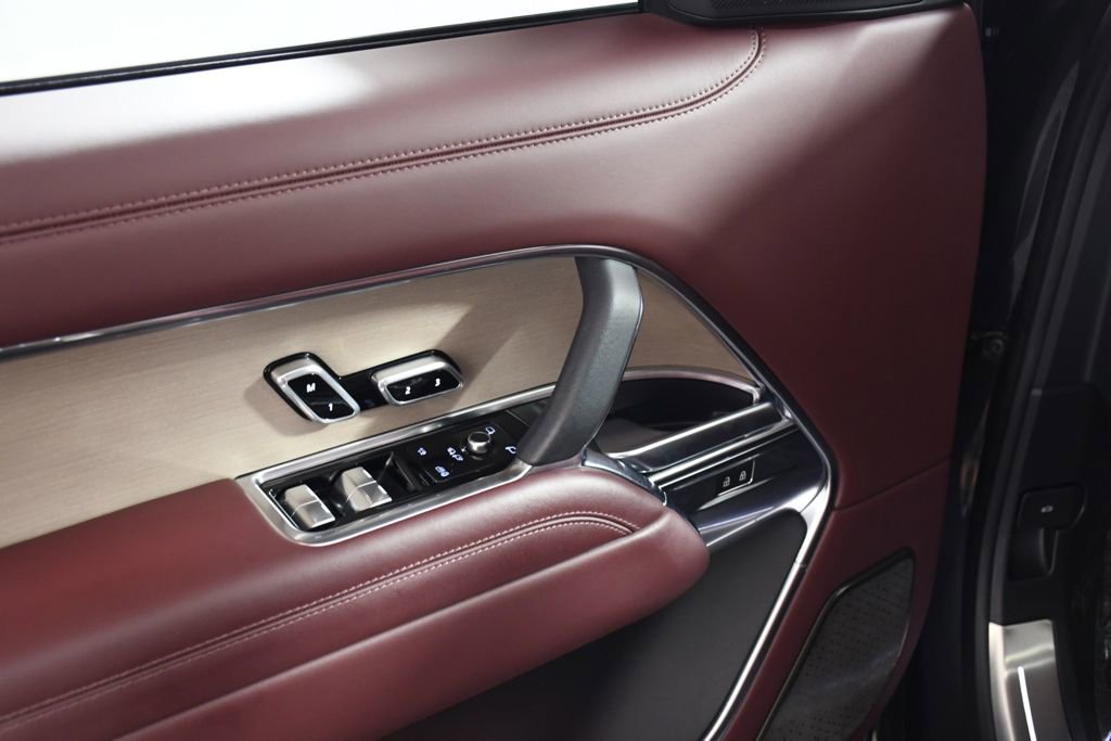 Used 2024 Land Rover Range Rover Autobiography image 15