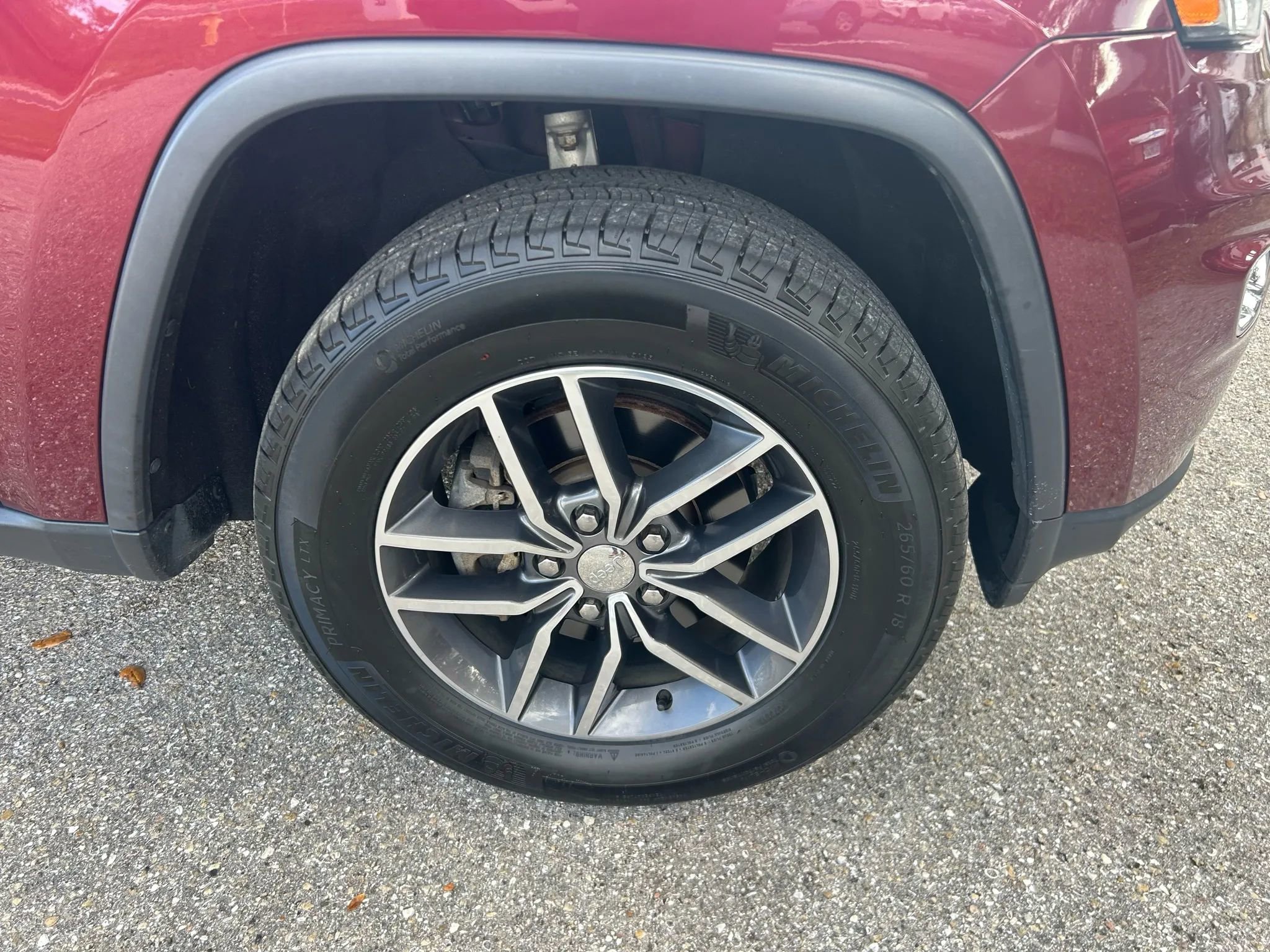 Used 2017 Jeep Grand Cherokee Limited image 4