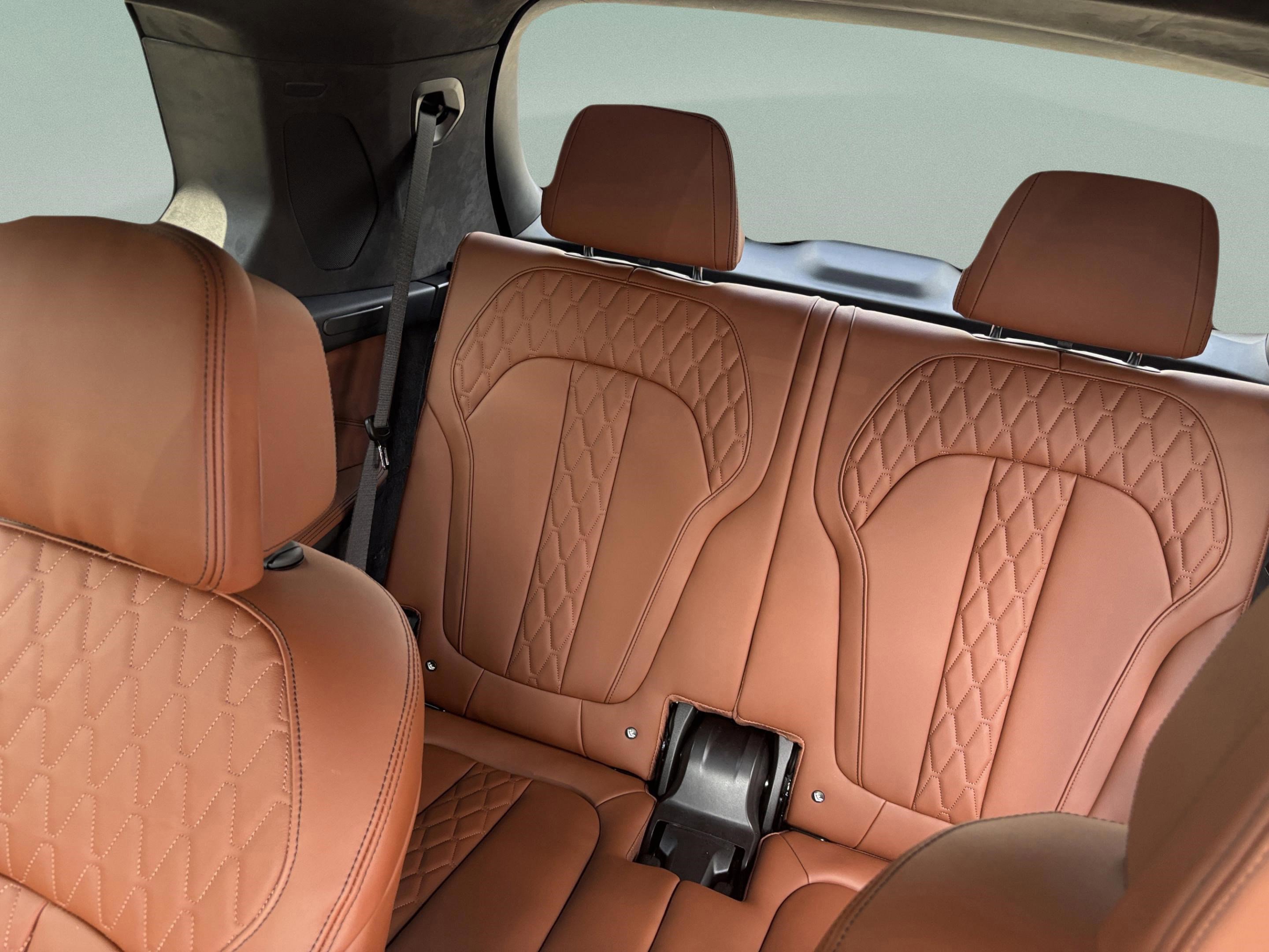 New 2026 BMW ALPINA XB7 image 27