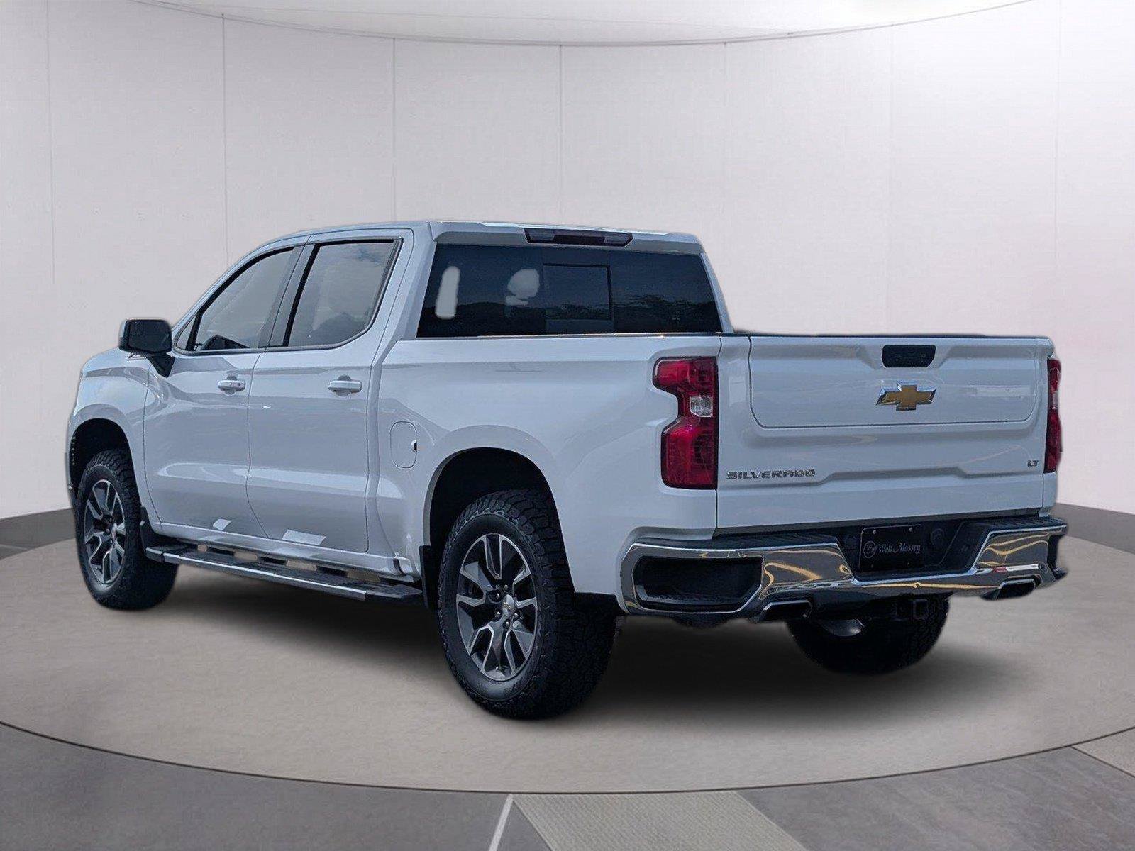 Used 2023 Chevrolet Silverado 1500 LT AWD/4WD image 3