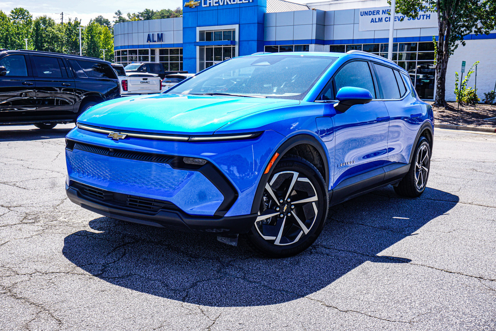 New 2026 Chevrolet Equinox EV LT FWD image 2