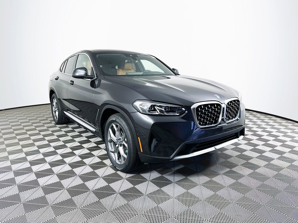 Used 2025 BMW X4 xDrive30i w/ Premium Package image 2