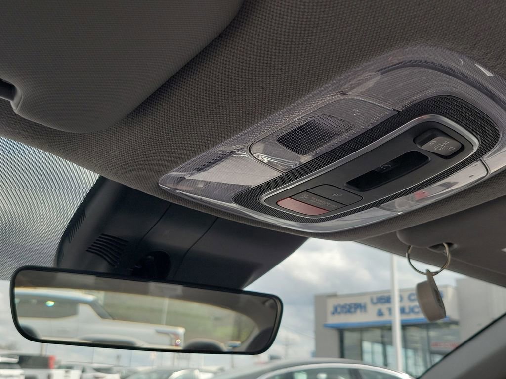 Used 2025 Hyundai Elantra SEL FWD image 35