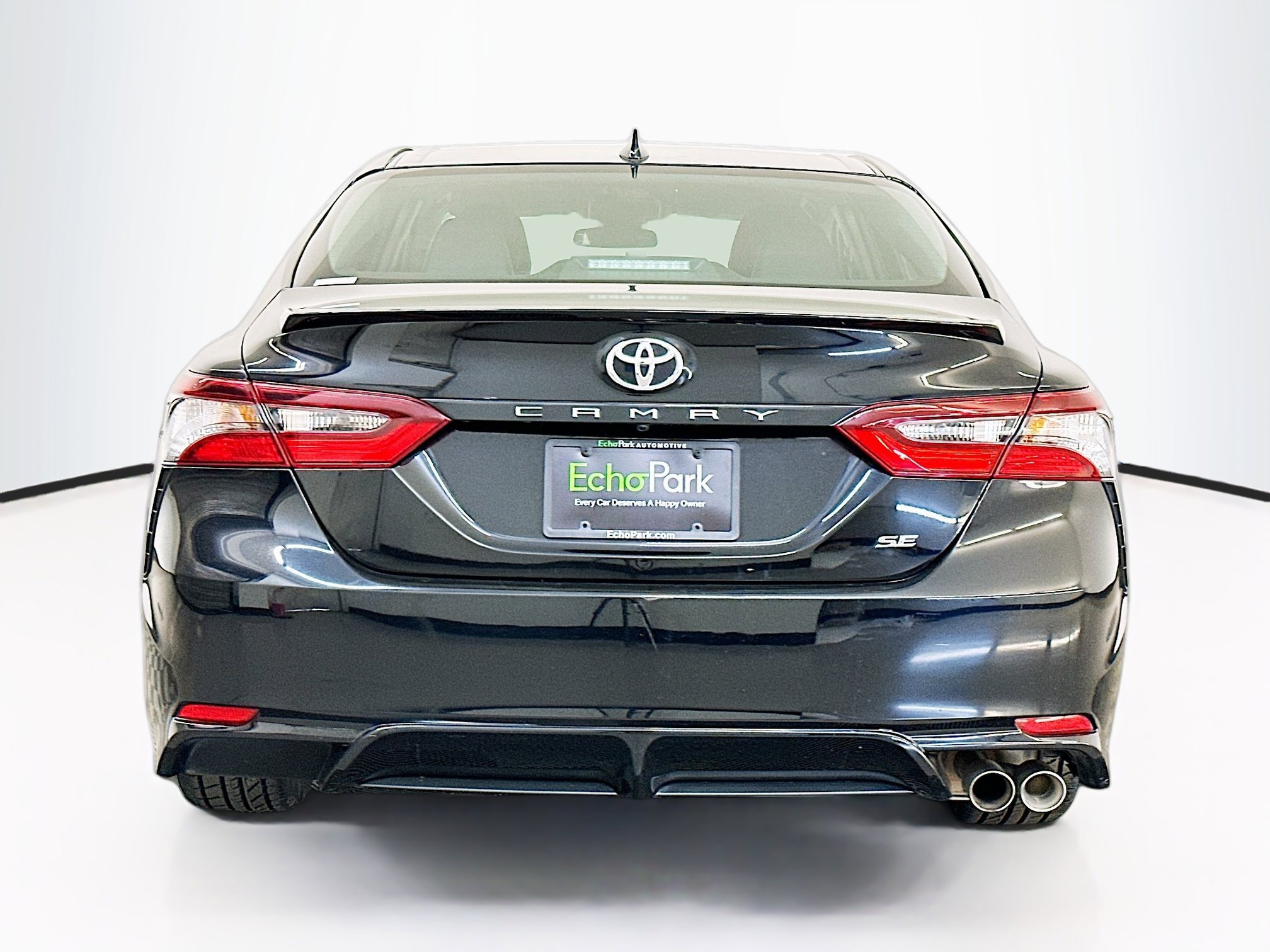 Used 2024 Toyota Camry SE image 7