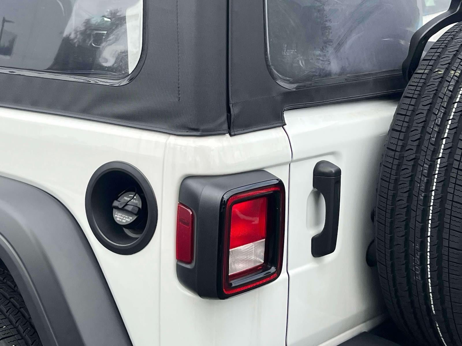 Used 2025 Jeep Wrangler Sport AWD/4WD image 8